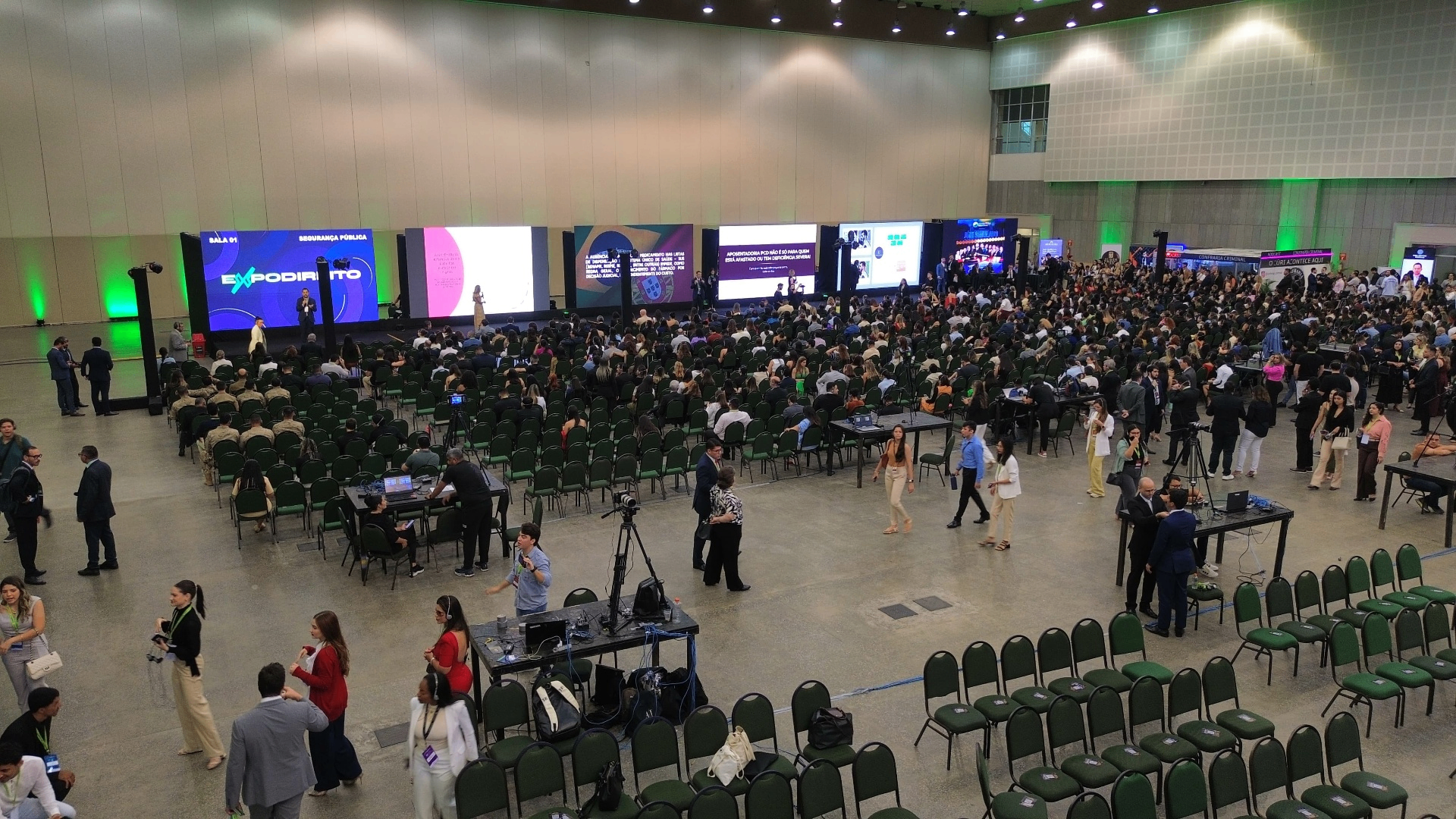 ExpoDireito — montagem panorâmica